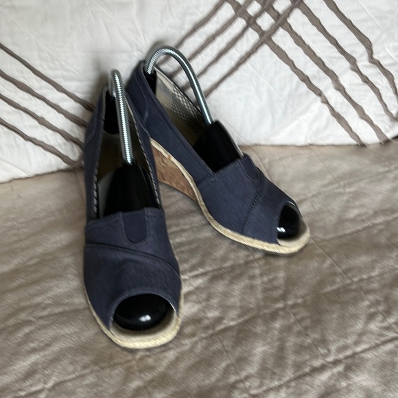 Charming Charlie Shoes - Charming Charlie Heeled Denim Cork Heel Sandal Size 9